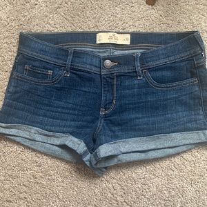 Hollister short-short low rise shorts size 11 W30